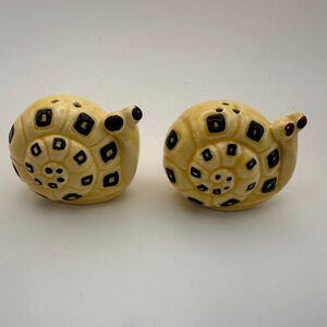 Vintage Snail Salt & Pepper Shakers – Yellow Ceramic Retro Set